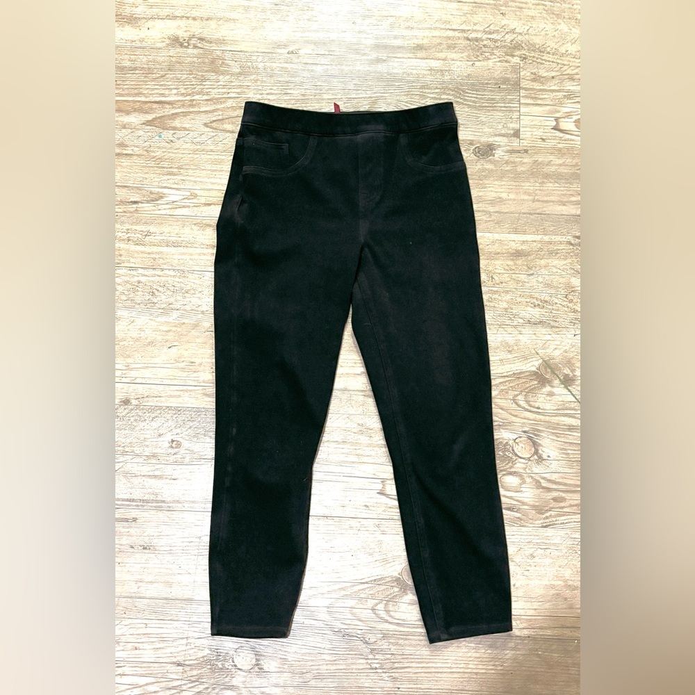 Spanx Women's Size Medium Black Skinny Leg Crop Capri Stretch‎ Pants